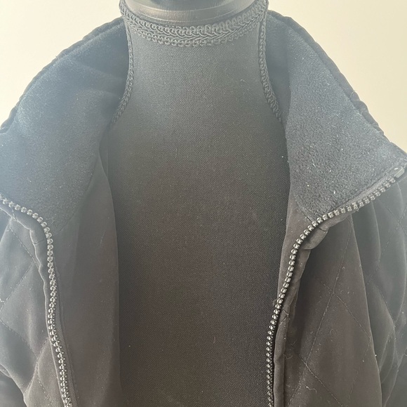 IZOD Women's Quilted Black Fleece Lined Full Zip Coat - Picture 5 of 7